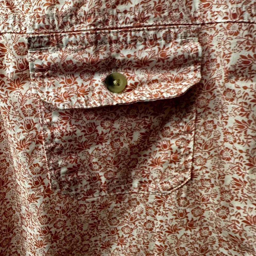 Floral Sleeveless Button-Down Shirt - Picture 3 of 4